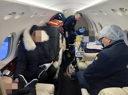 Специалисты Центра санитарной авиации и СМП ГНЦ ФМБЦ им.А.И.Бурназяна ФМБА России экстренно доставили из Омска в Москву троих тяжелобольных детей